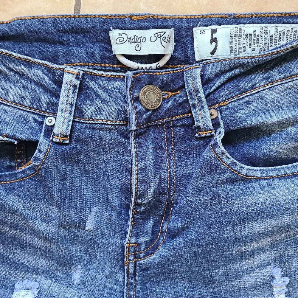 Jeans - Picture 2 of 3